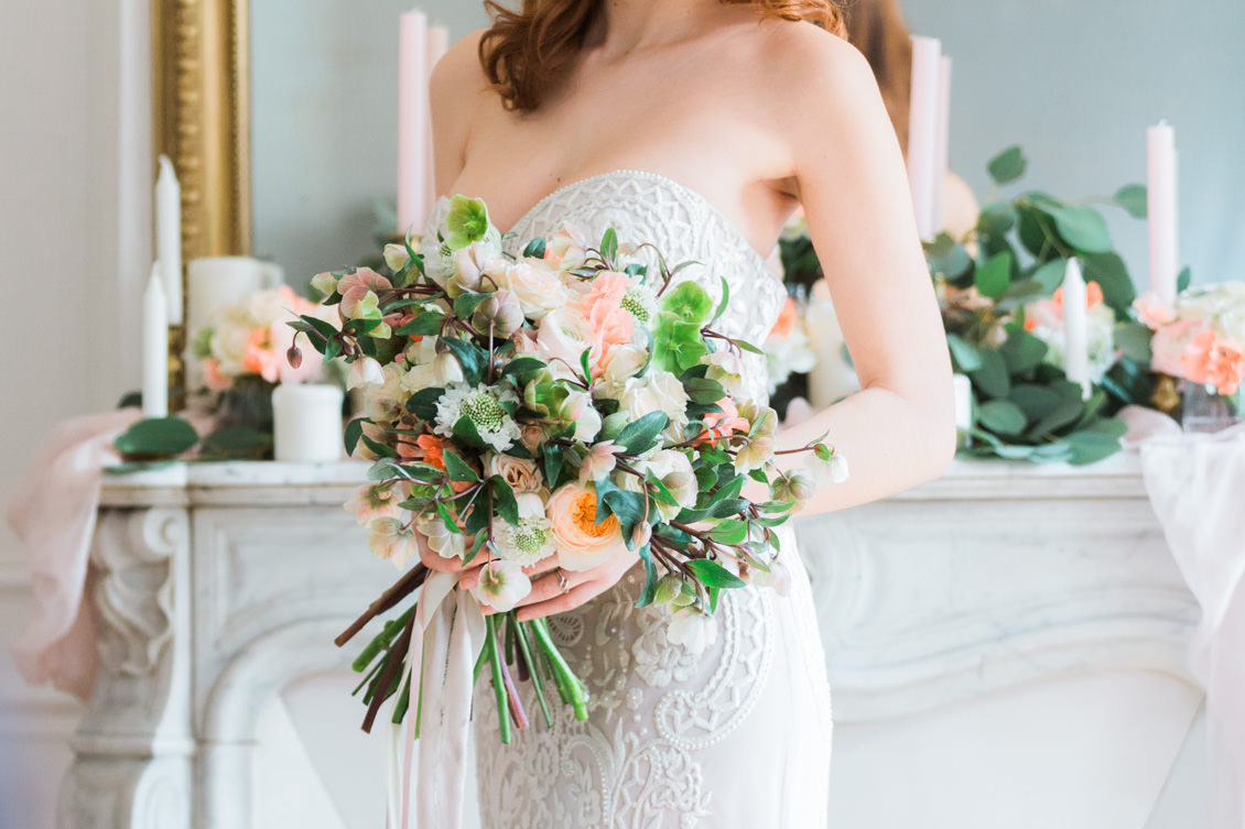 fine-art-bridal-portrait-paris-bouquet-fleurs-de-pauline