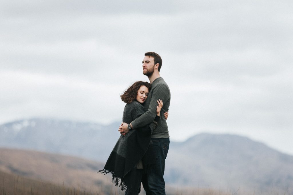 Photographe basé à Reims, je suis spécialisé dans le reportage mariage, la photographie de couple et de famille.