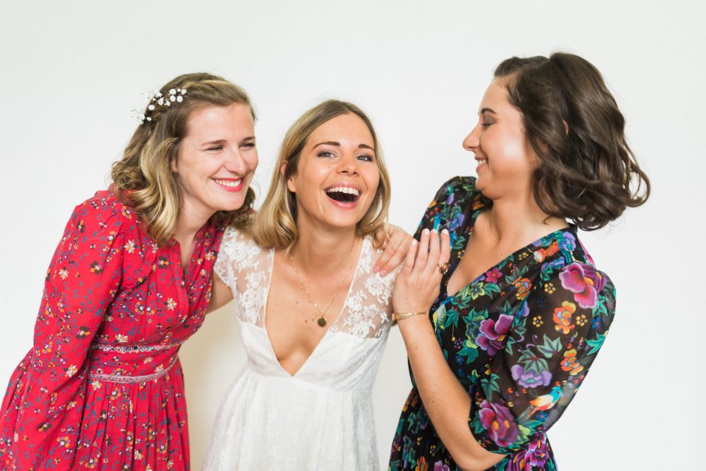 Photographe basé à Reims, je suis spécialisé dans le reportage mariage, la photographie de couple et de famille.