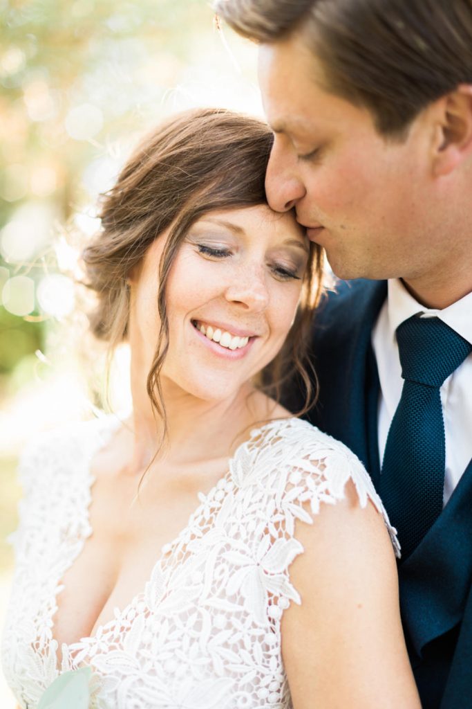 Photographe basé à Reims, je suis spécialisé dans le reportage mariage, la photographie de couple et de famille.
