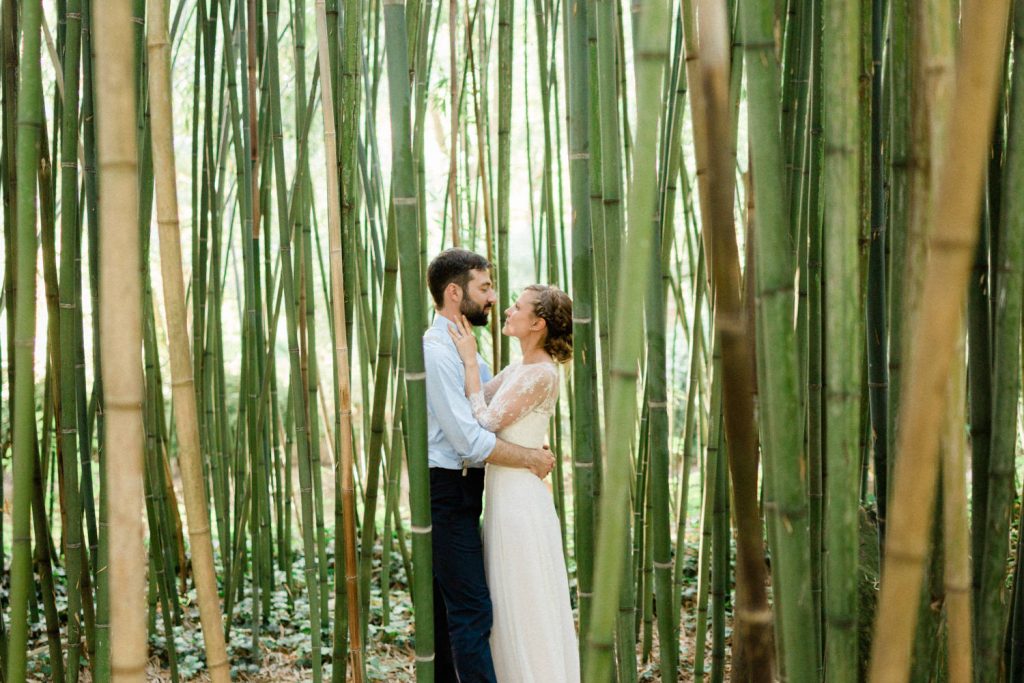 Photographe basé à Reims, je suis spécialisé dans le reportage mariage, la photographie de couple et de famille.