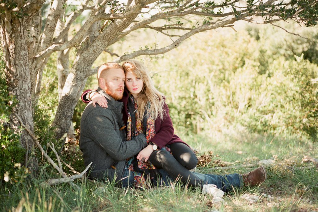Photographe basé à Reims, je suis spécialisé dans le reportage mariage, la photographie de couple et de famille.