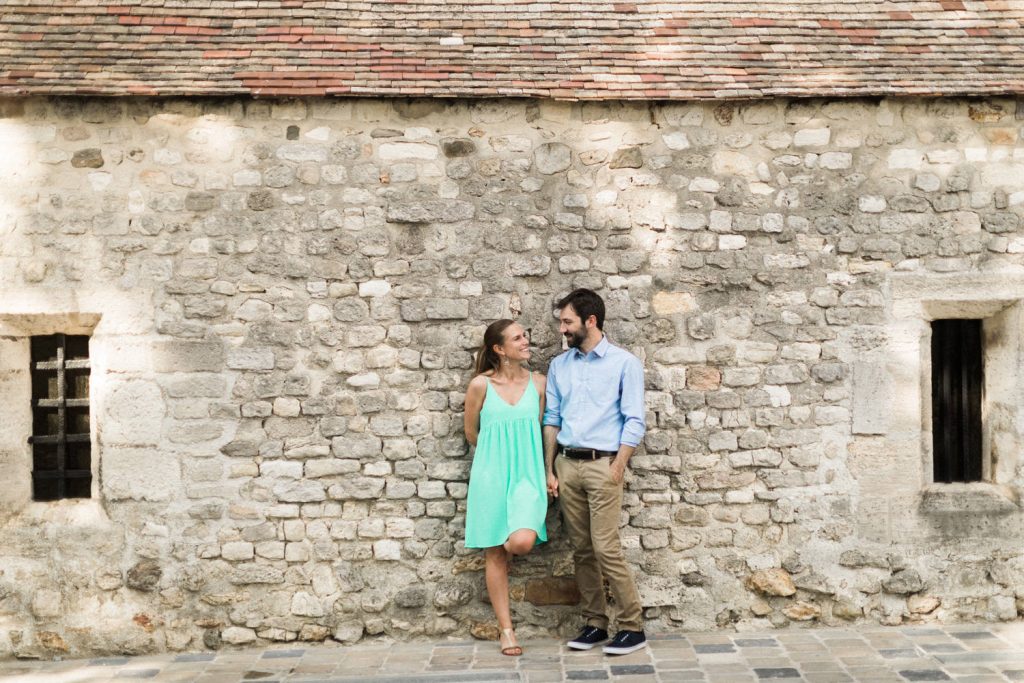 Photographe basé à Reims, je suis spécialisé dans le reportage mariage, la photographie de couple et de famille.