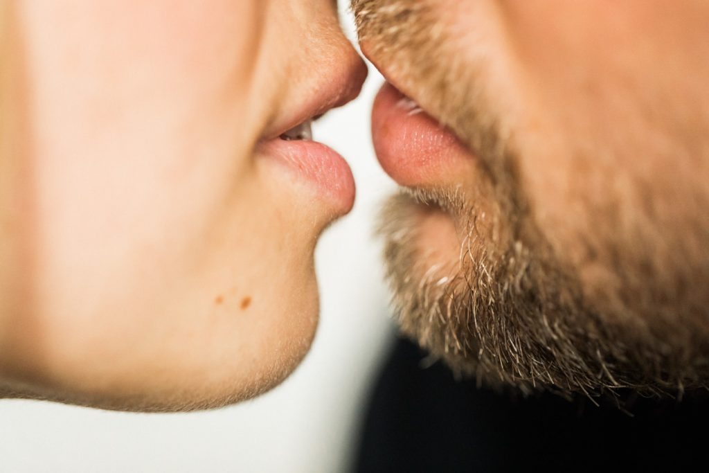 Photographe basé à Reims, je suis spécialisé dans le reportage mariage, la photographie de couple et de famille.