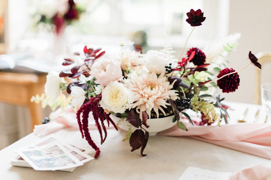 Photographe basé à Reims, je suis spécialisé dans le reportage mariage, la photographie de couple et de famille.