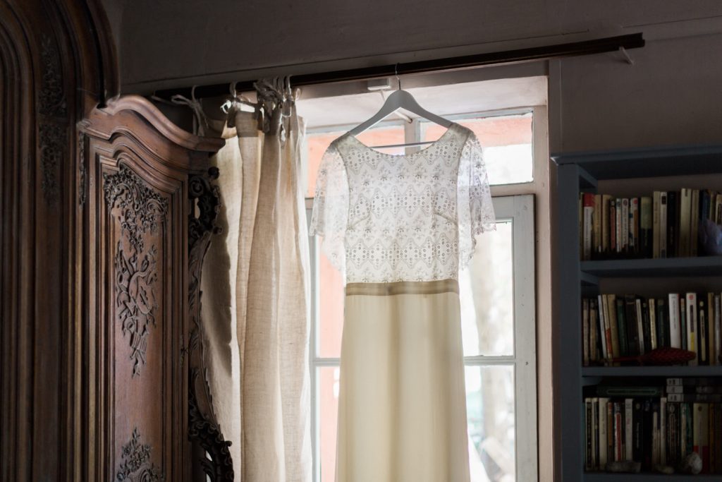Photographe basé à Reims, je suis spécialisé dans le reportage mariage, la photographie de couple et de famille.