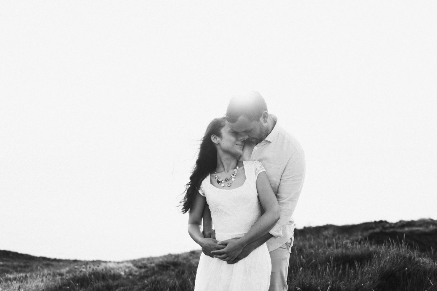 Séance engagement à Etretat en Normandie.